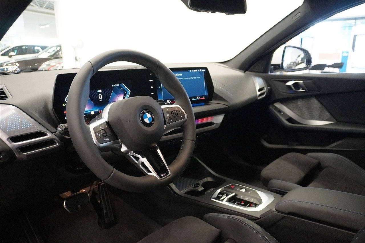 BMW 120 M Sport 2026, bild 7/10
