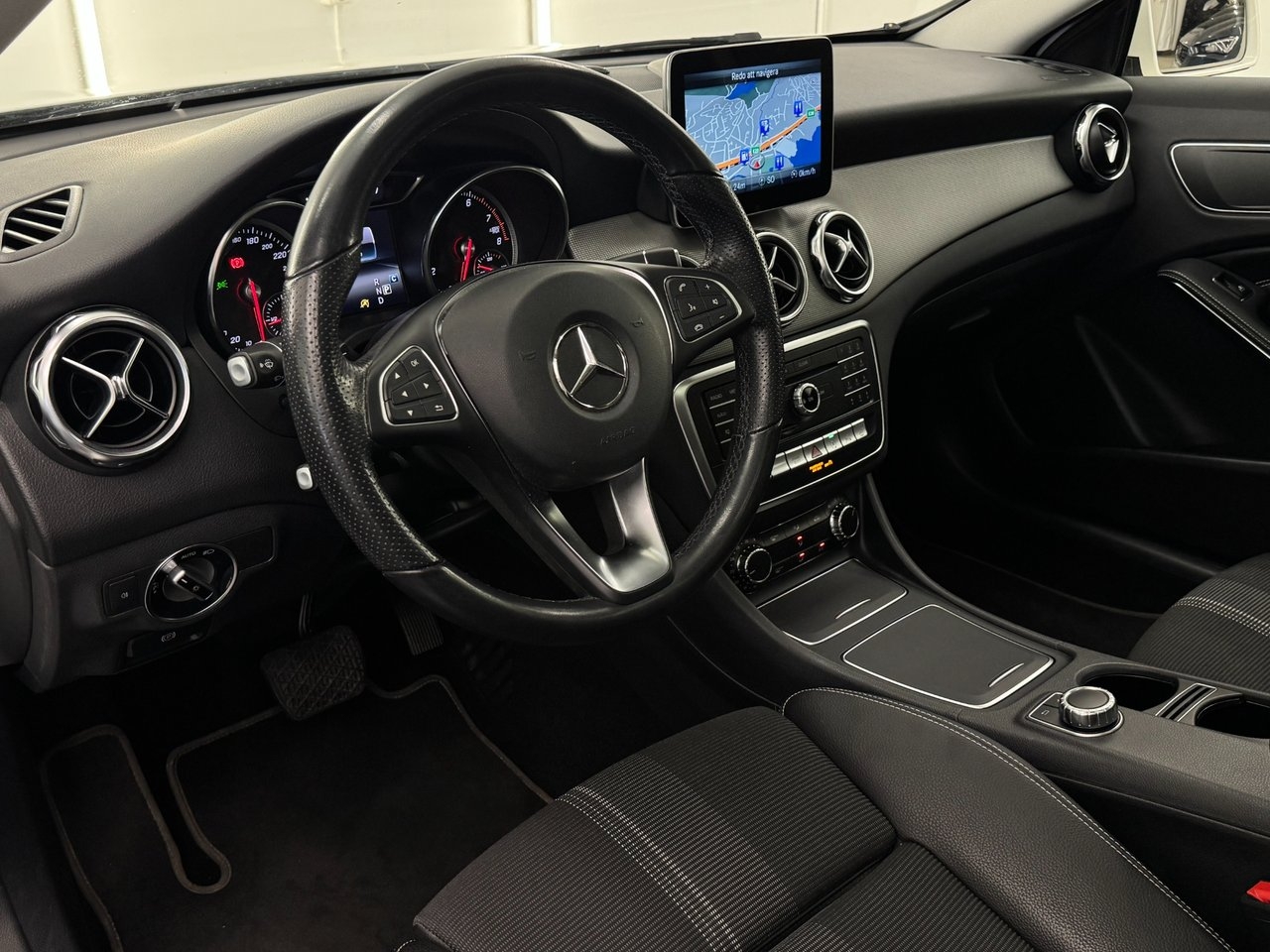 Mercedes-Benz GLA 200 7G-DCT Urban Line 2020, photo 6/10