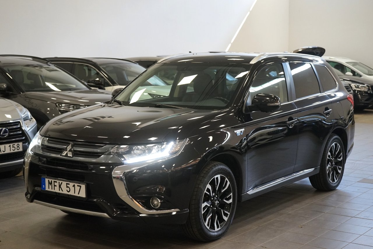 Mitsubishi Outlander 2016, bild 2/24