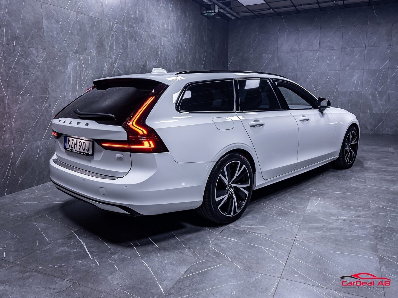 Volvo V90 Recharge T6 AWD R-Design 2021, kuva 7/31