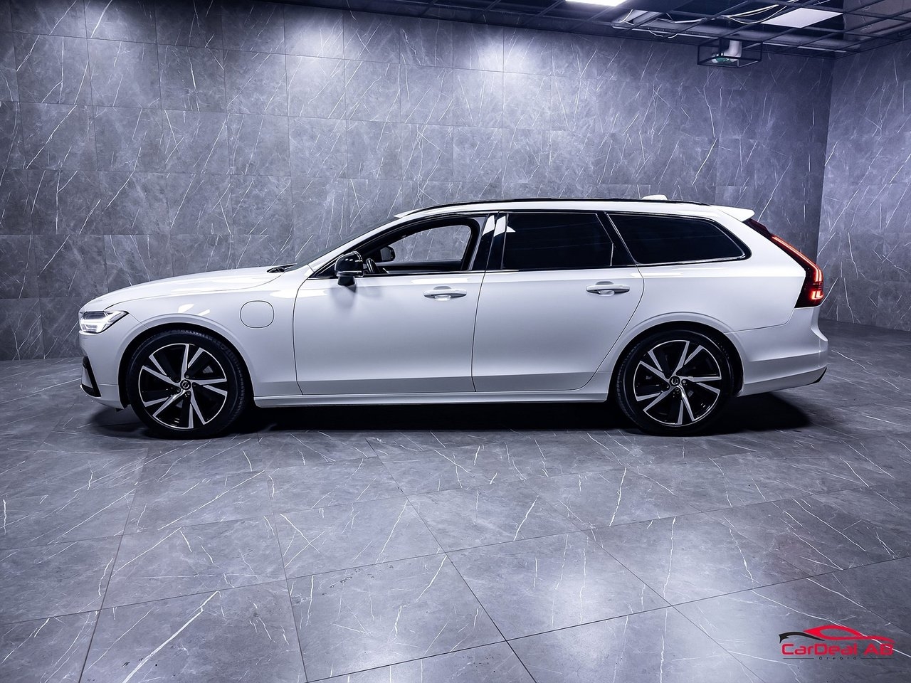 Volvo V90 Recharge T6 AWD R-Design 2021, kuva 4/31