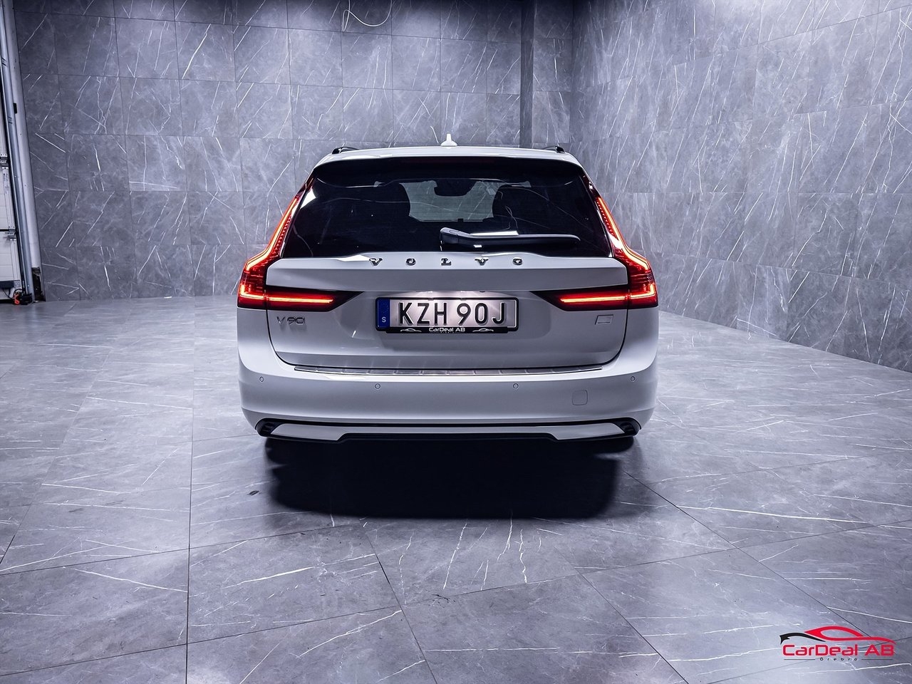 Volvo V90 Recharge T6 AWD R-Design 2021, kuva 6/31