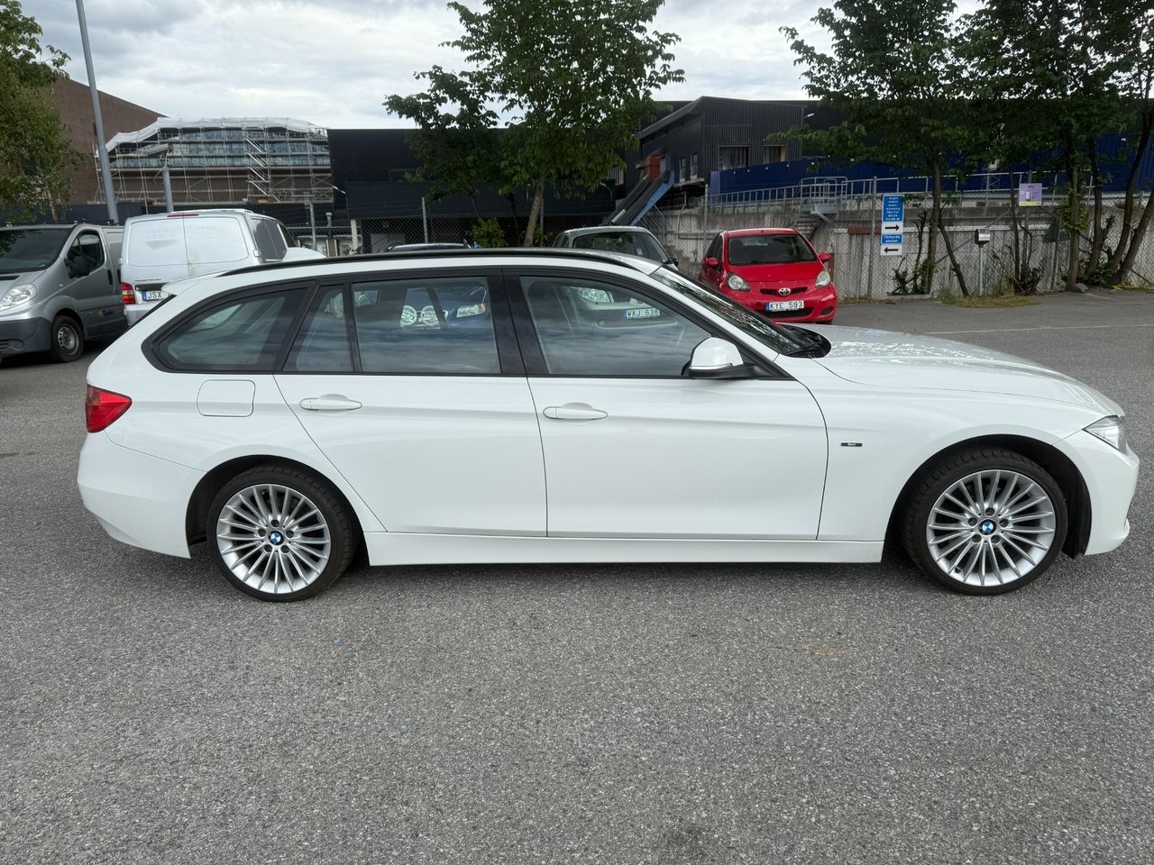 BMW 318 2014, bild 6/10