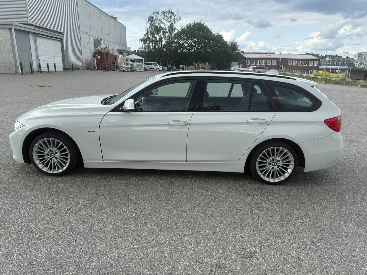 BMW 318 2014, bild 7/10