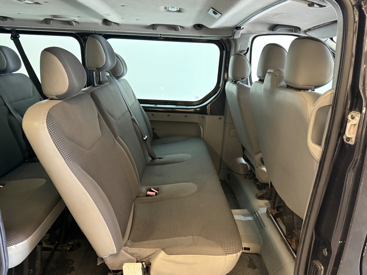 Opel Vivaro Kombi 2.9t 2.0 CDTI 9 sits 2009, kuva 7/10