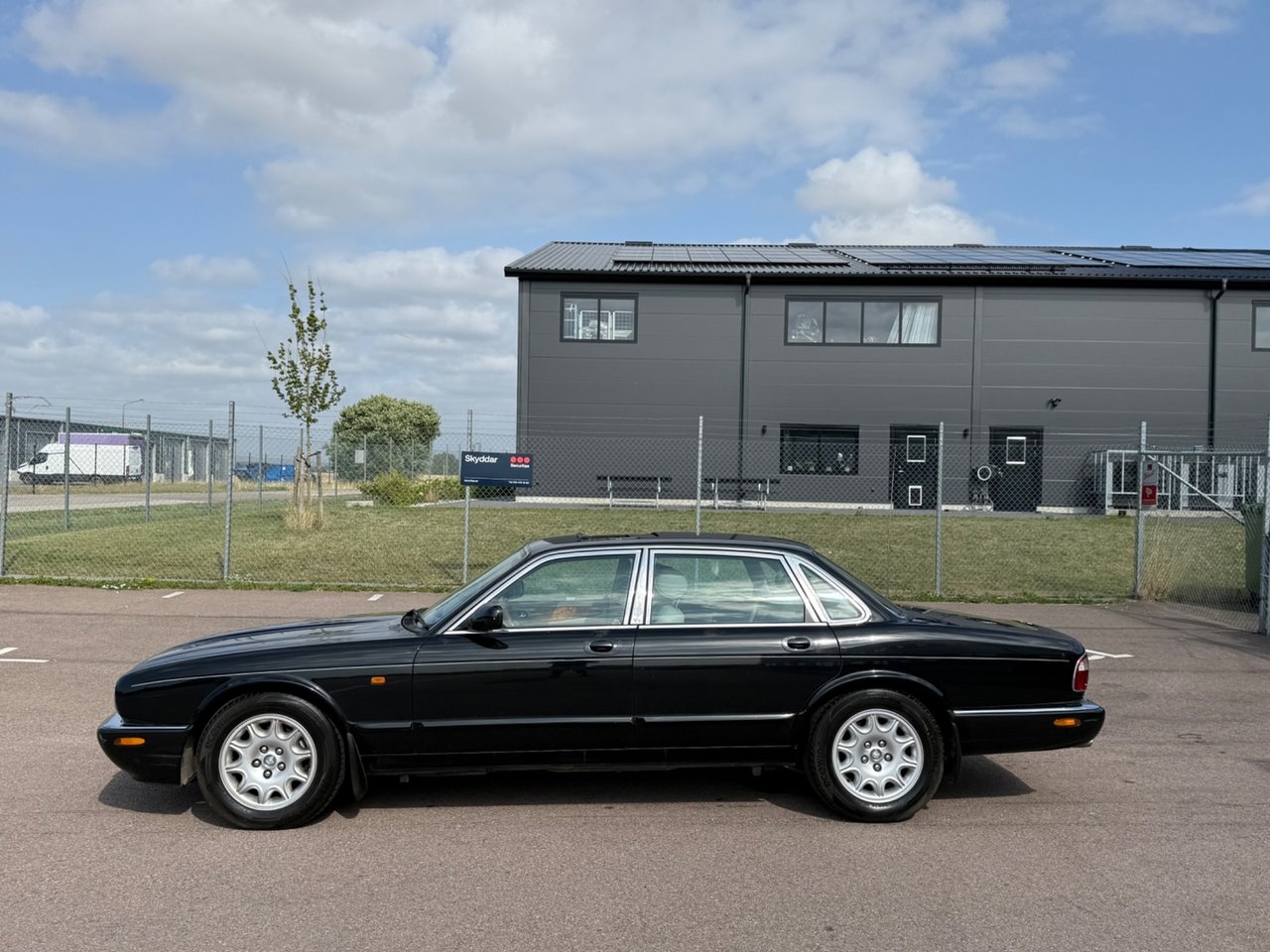Jaguar XJ Ny besiktigad Ny servad V8 1998, bild 2/8