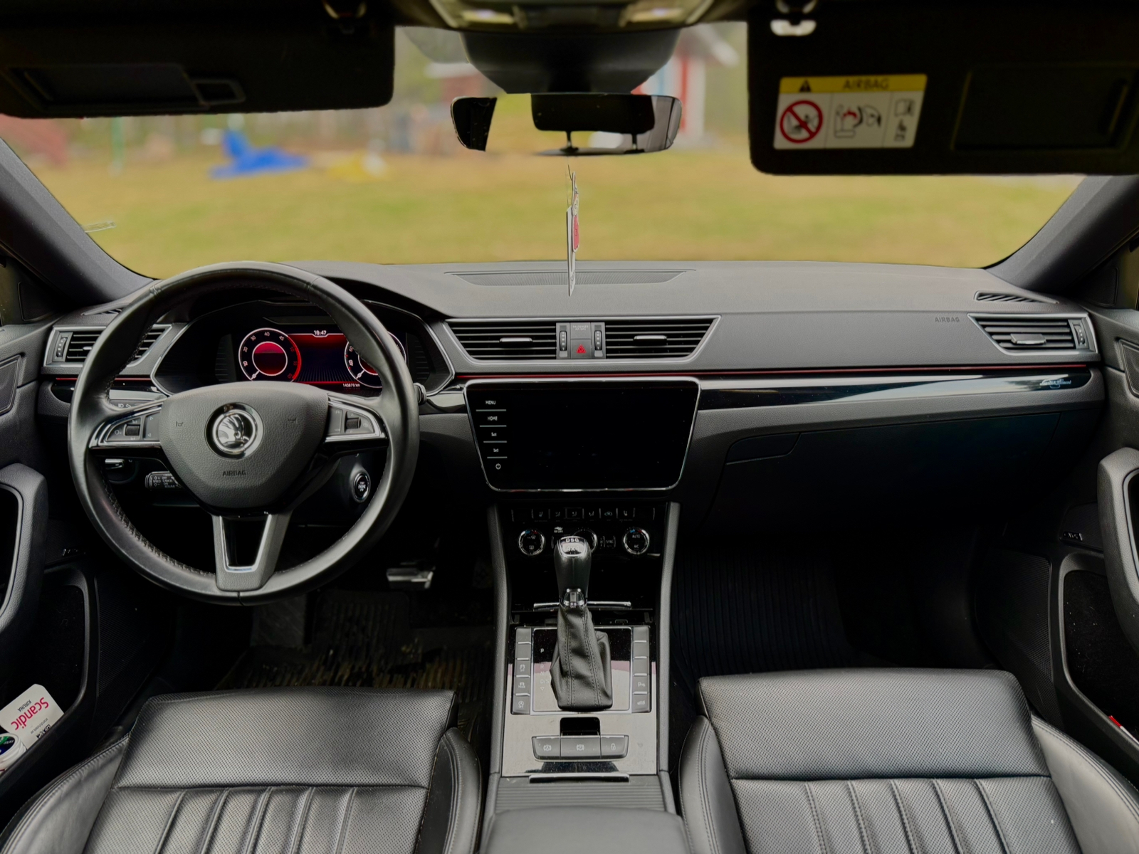 Skoda Superb 2019, bild 3/3