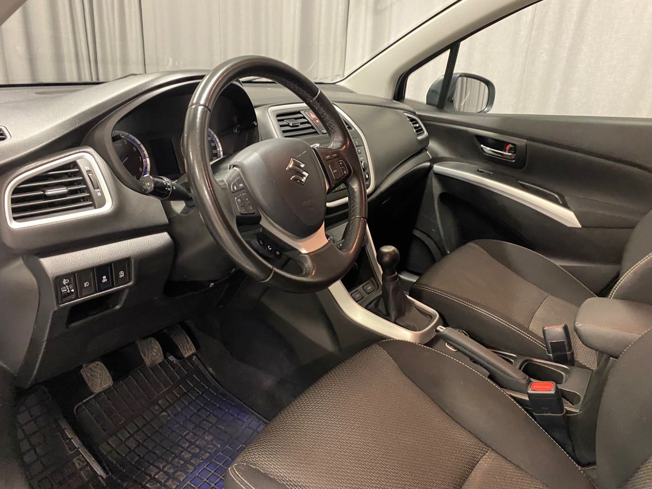 Suzuki S-Cross 2015, bild 5/13