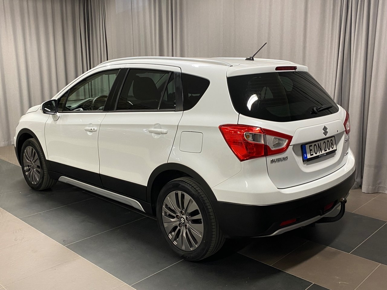 Suzuki S-Cross 2015, bild 4/13