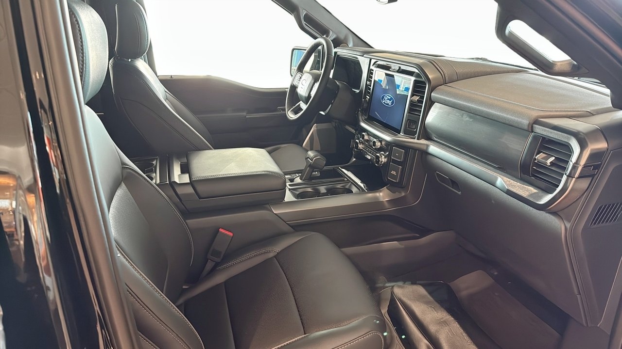 Ford F-150 Lariat Black Edition 2025, bild 3/10
