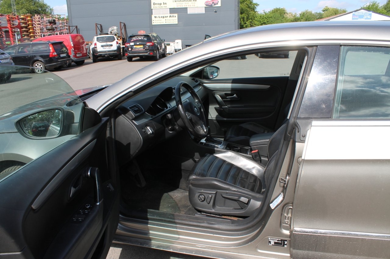 Volkswagen Passat CC 2011, photo 7/10