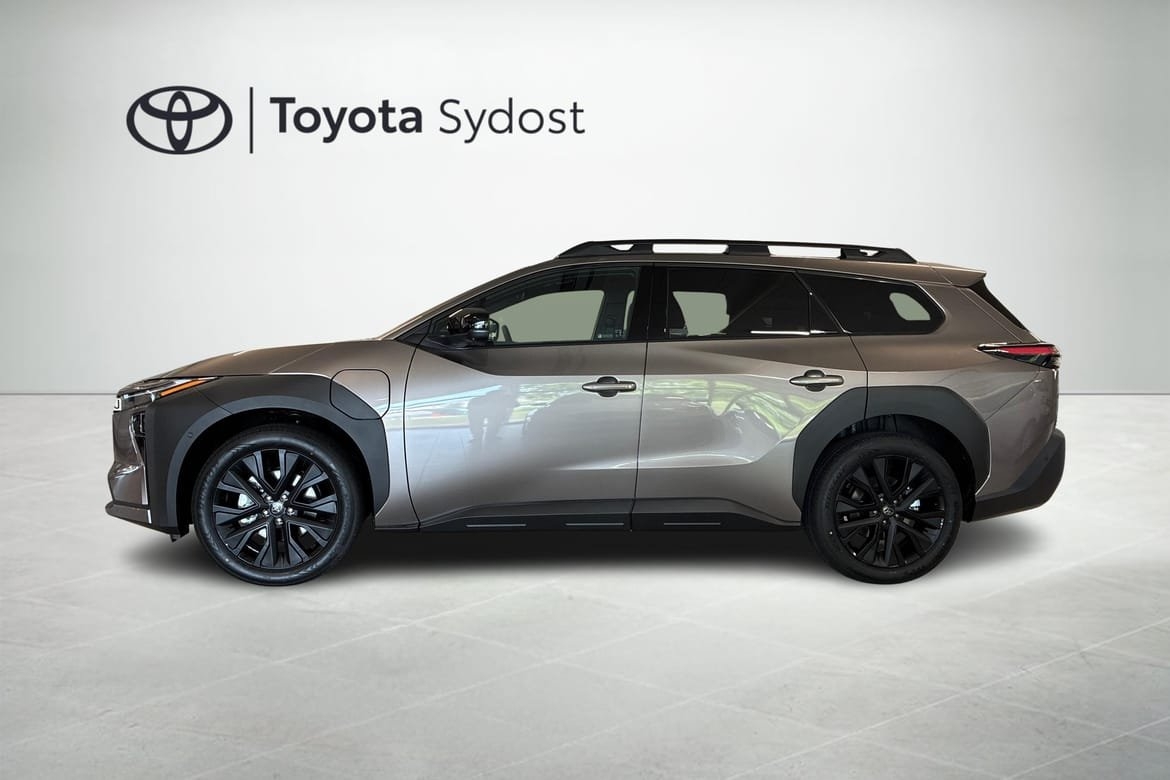 Toyota bZ4X Touring 2026, photo 4/10