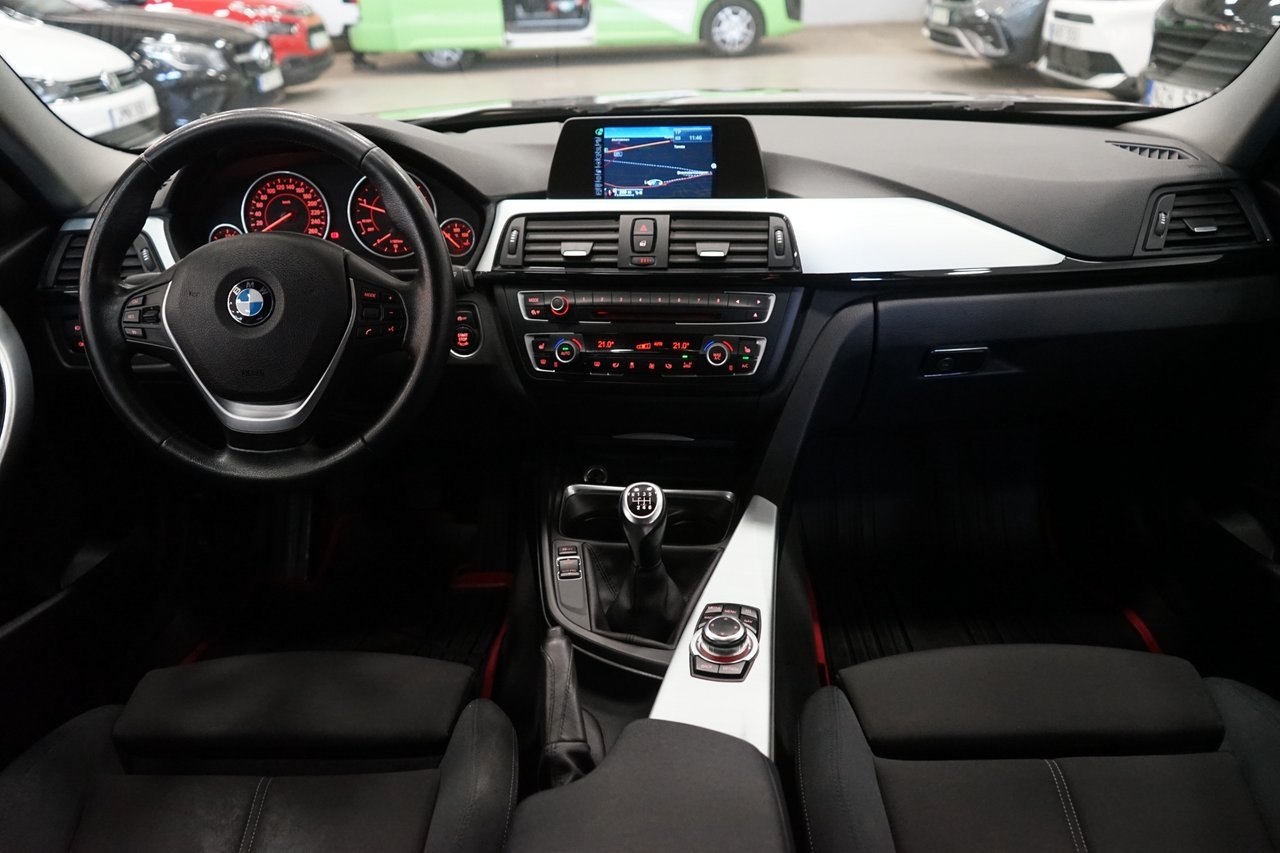 BMW 318 d xDrive Touring Sport line 2014, kuva 6/20