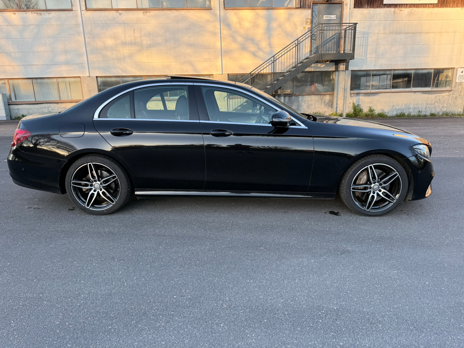 Mercedes-Benz E 350 d AMG Line 2017, bild 3/9