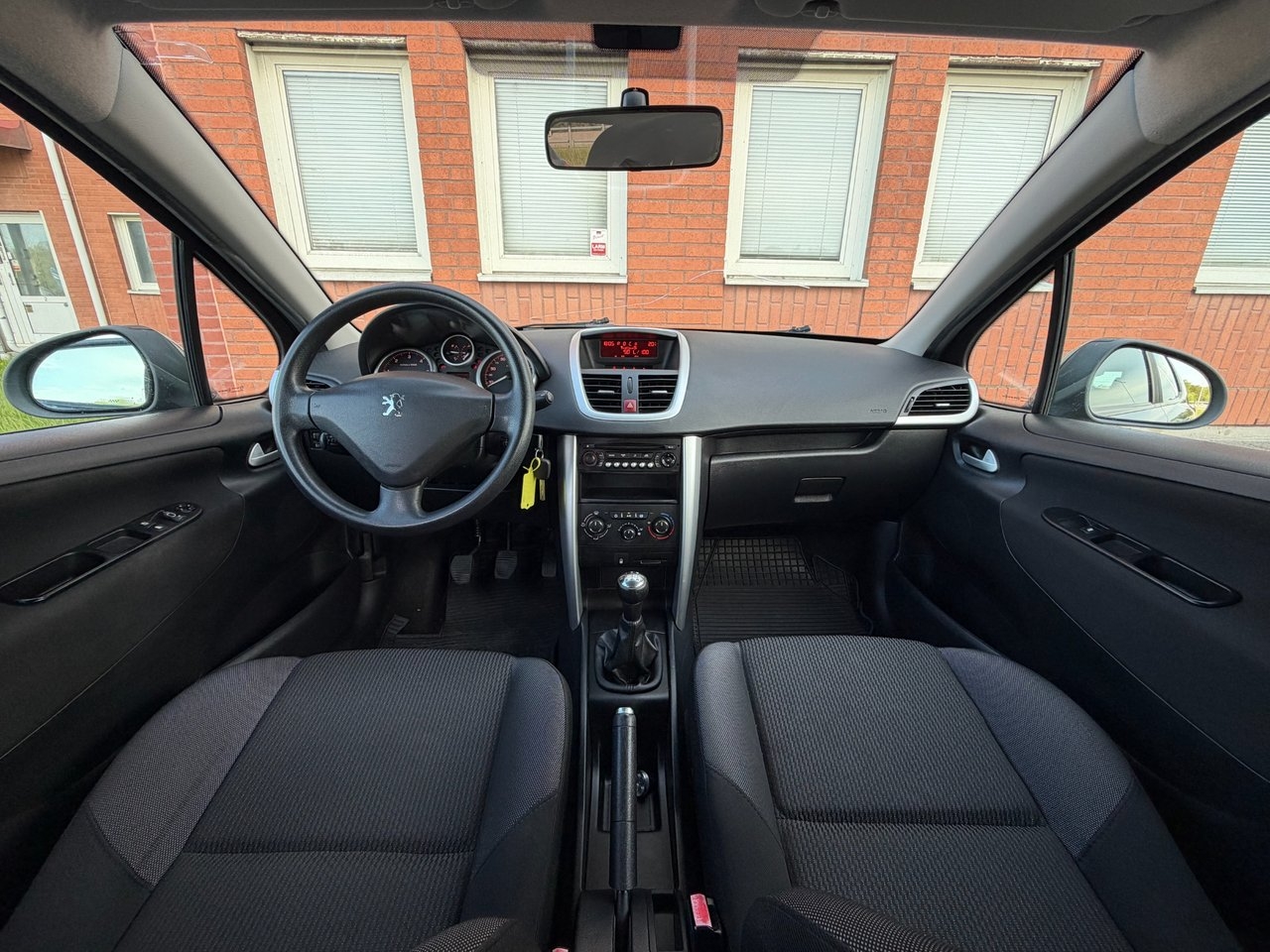 Peugeot 207 SW Kombi 1.6 HDi 3,5L 2011, bild 2/10