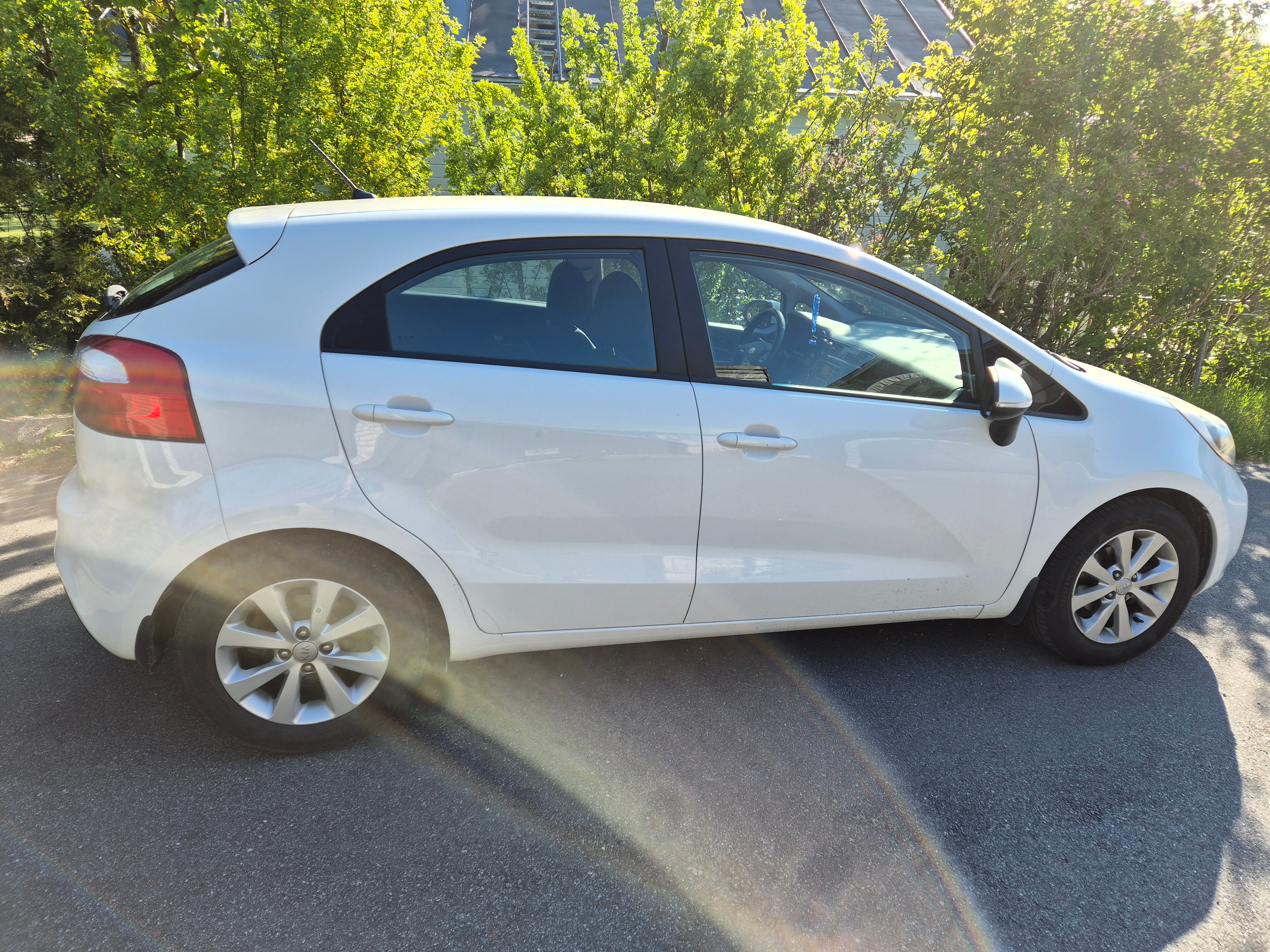 Kia Rio 5-dörrar 1.2 CVVT Manuell 2012, bild 2/7