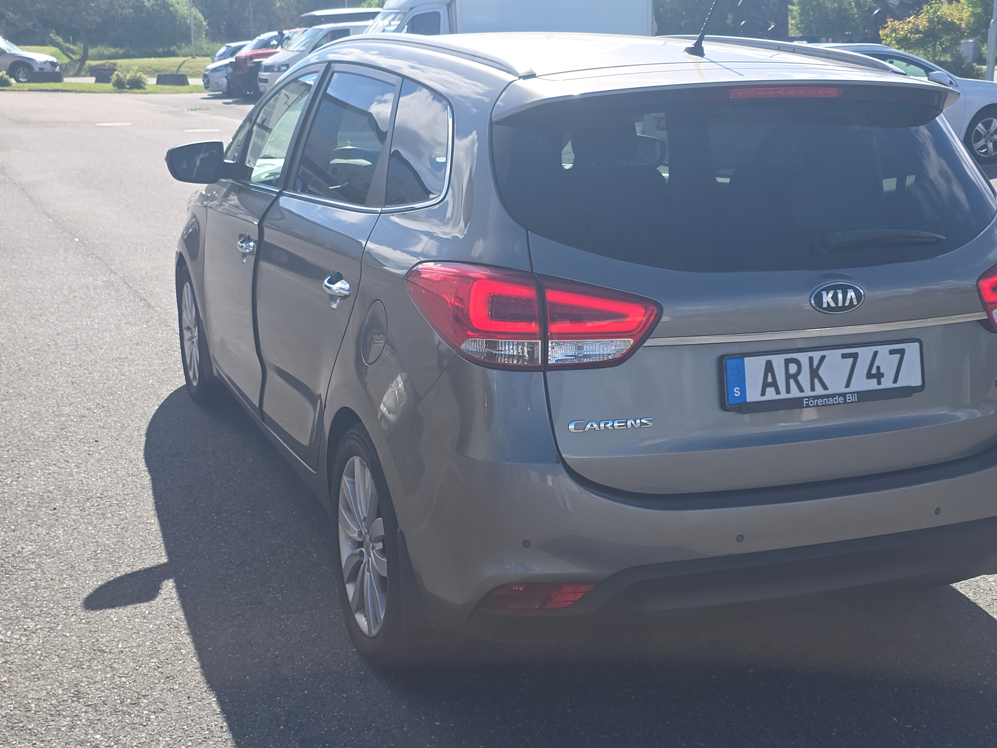 Kia Carens 1.7 CRDi Manuell 7 sits 2014, bild 5/10