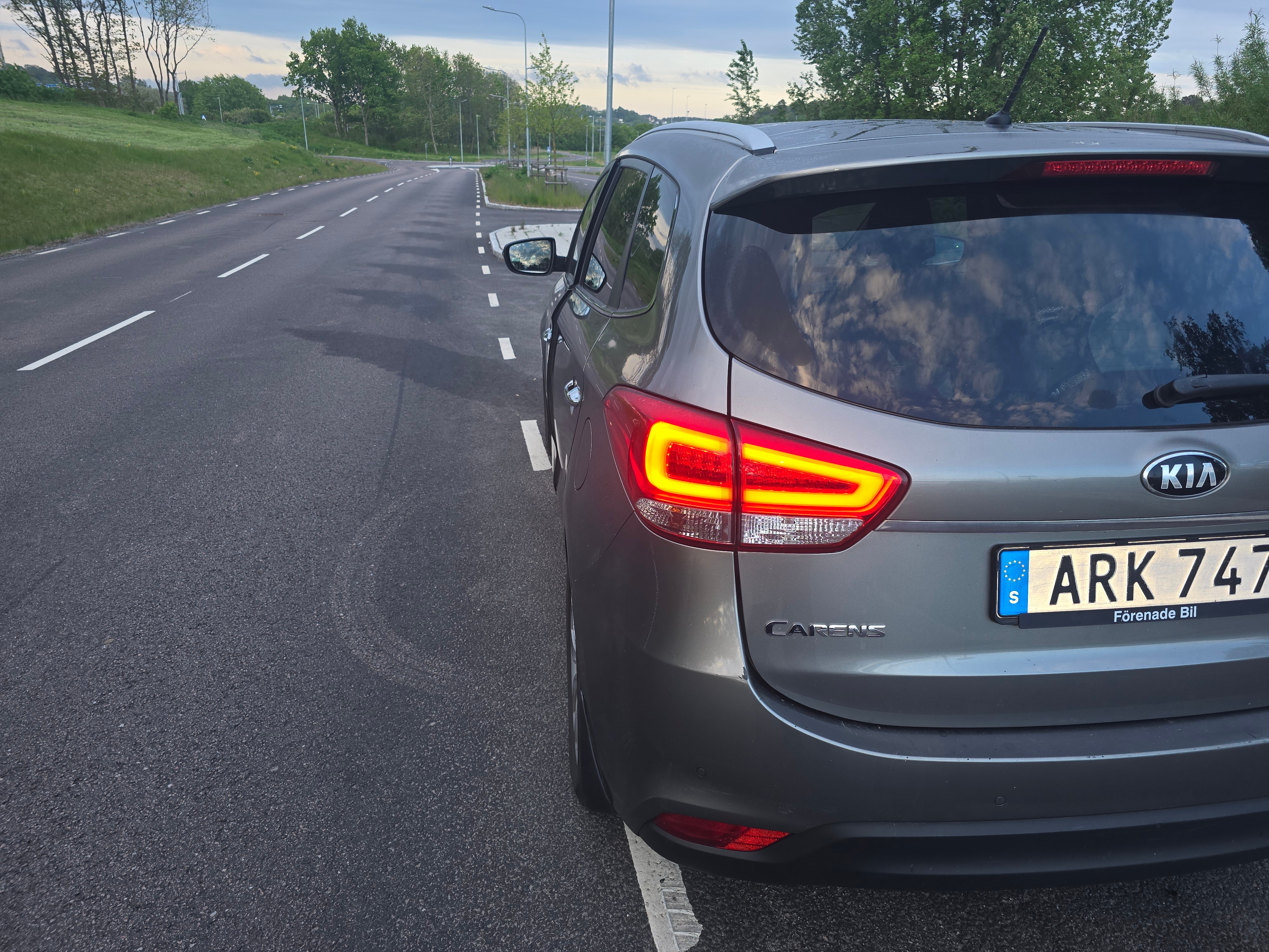 Kia Carens 1.7 CRDi Manuell 7 sits 2014, bild 7/10