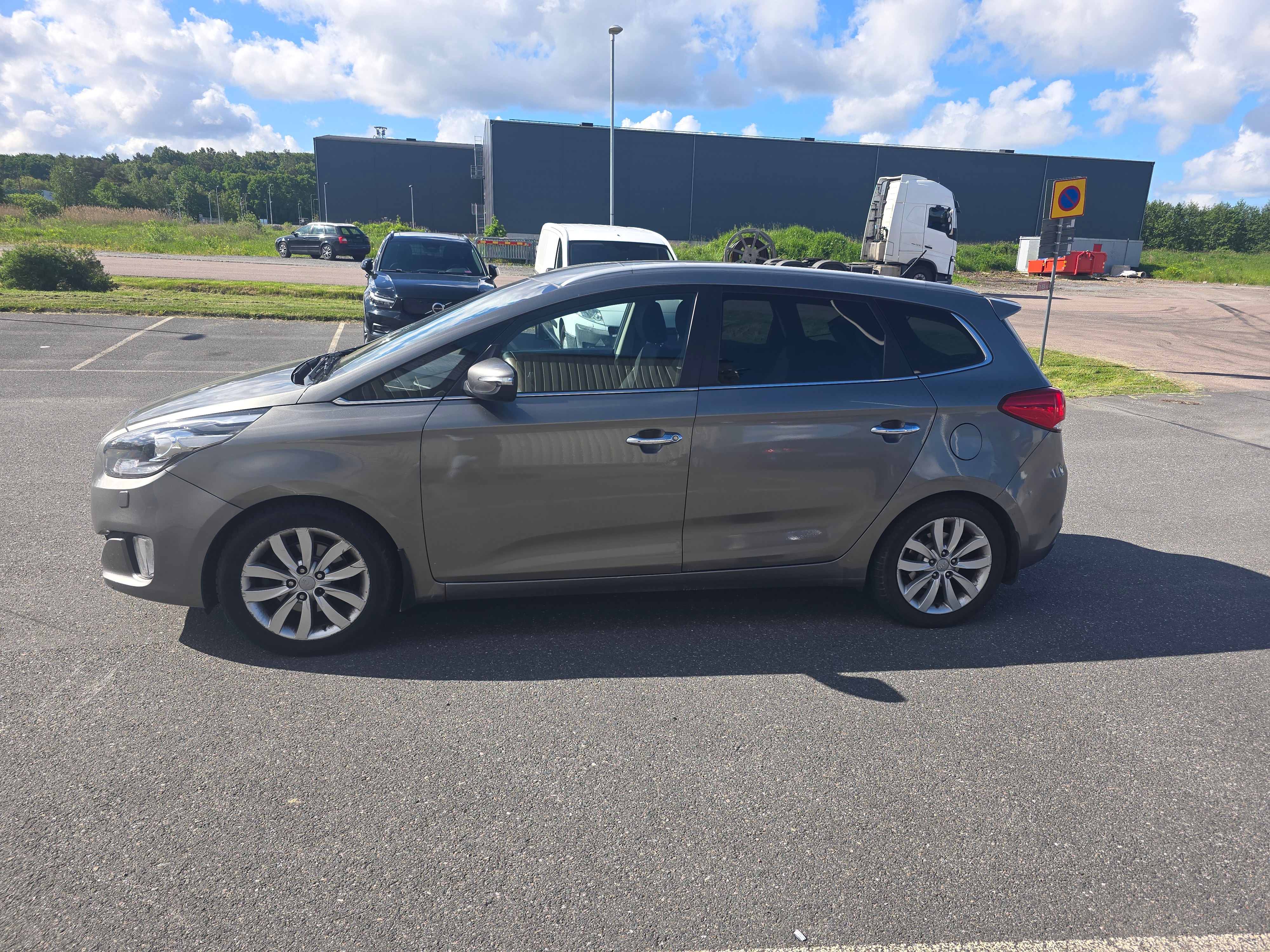Kia Carens 1.7 CRDi Manuell 7 sits 2014, bild 3/10