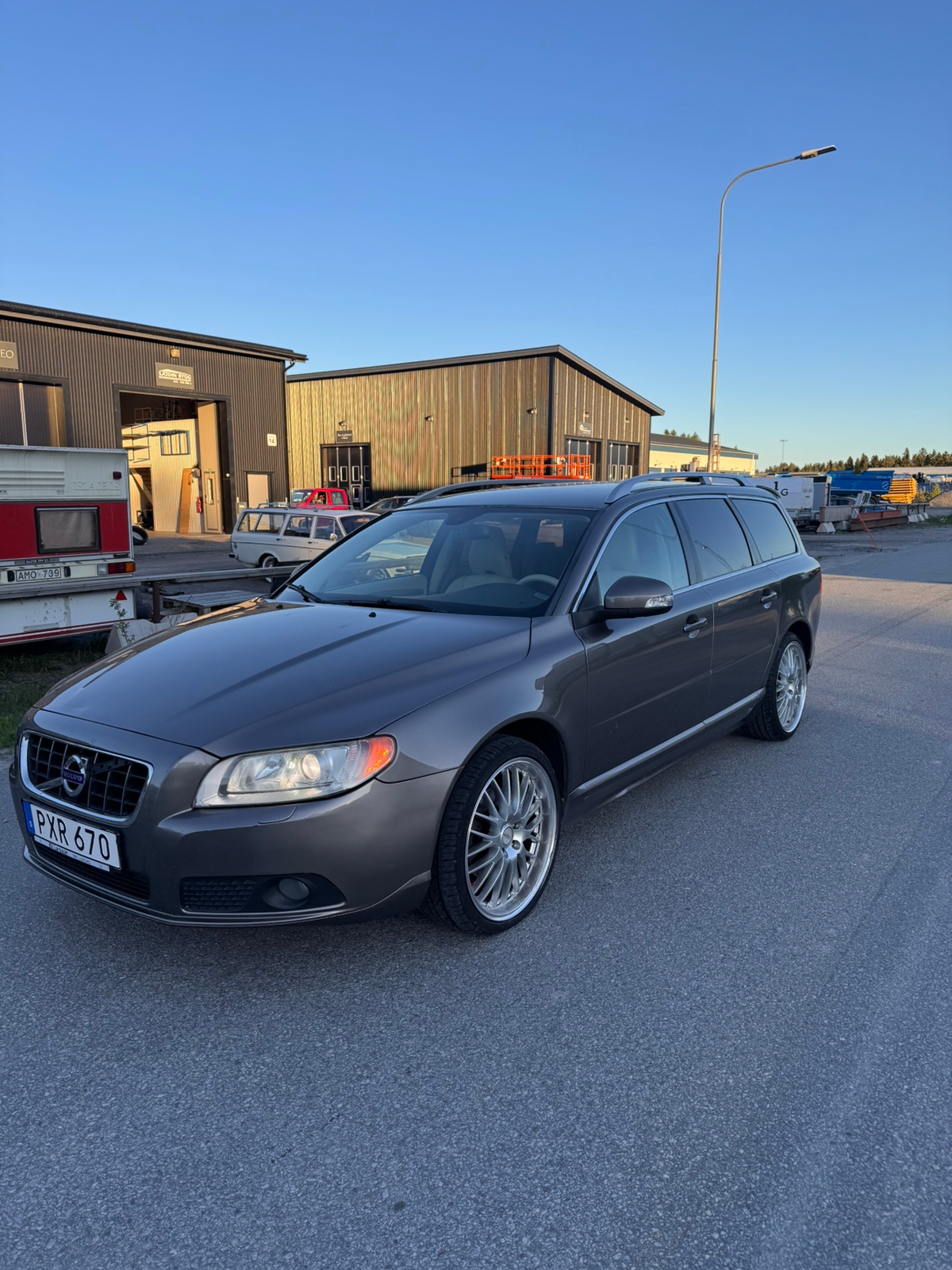 Volvo V70 2.4D Manuell (D5 Lilla) Summum 2010, bild 2/10