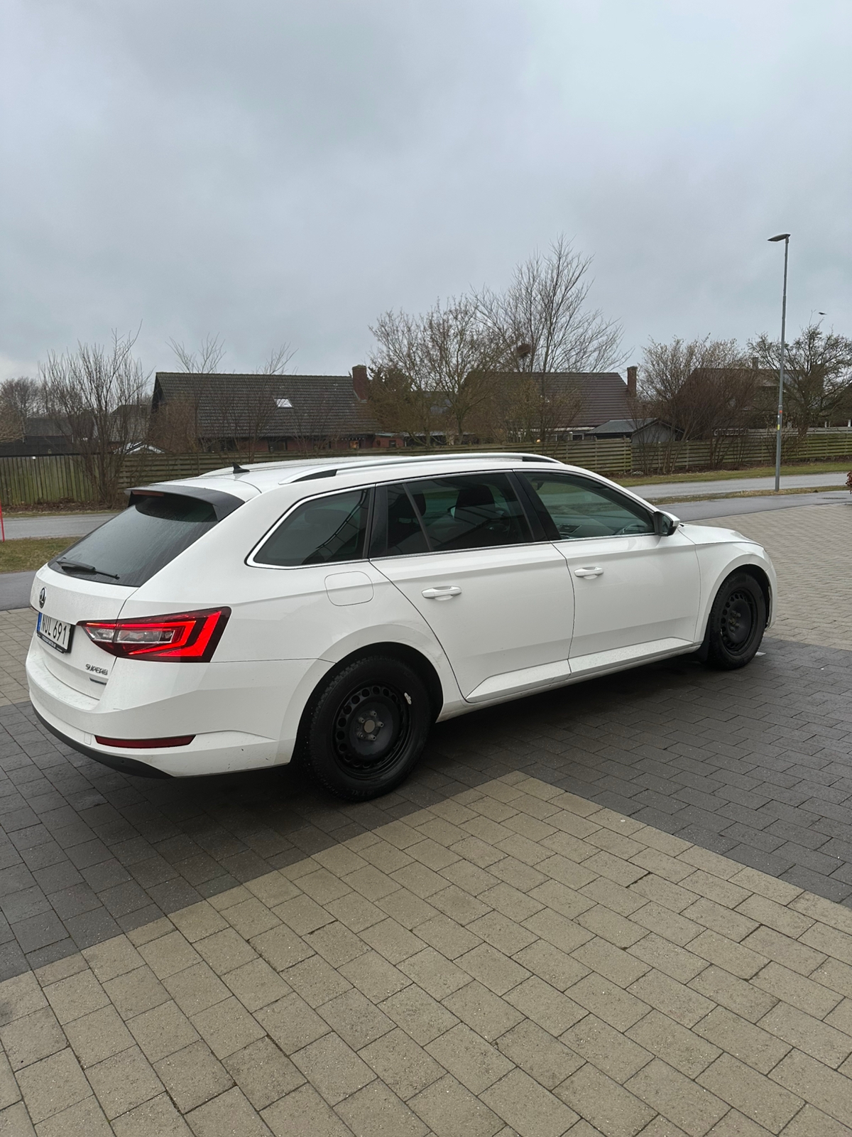 Skoda Superb Kombi 1.6 TDI Manuell 2018, bild 4/4