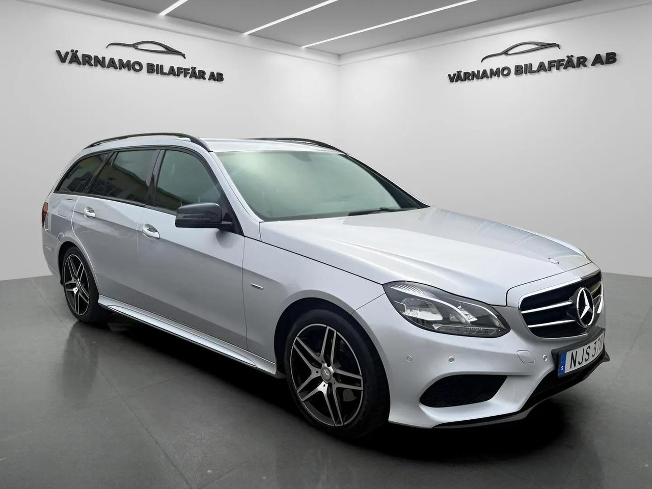 Mercedes-Benz E 220 T 170hk AMG 2016, bild 6/19