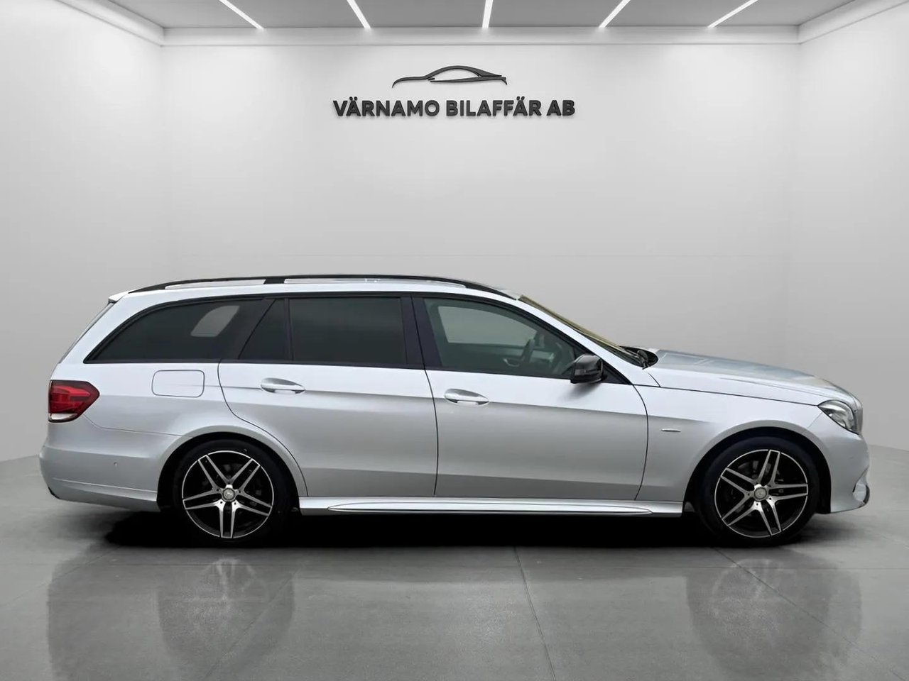 Mercedes-Benz E 220 T 170hk AMG 2016, bild 5/19