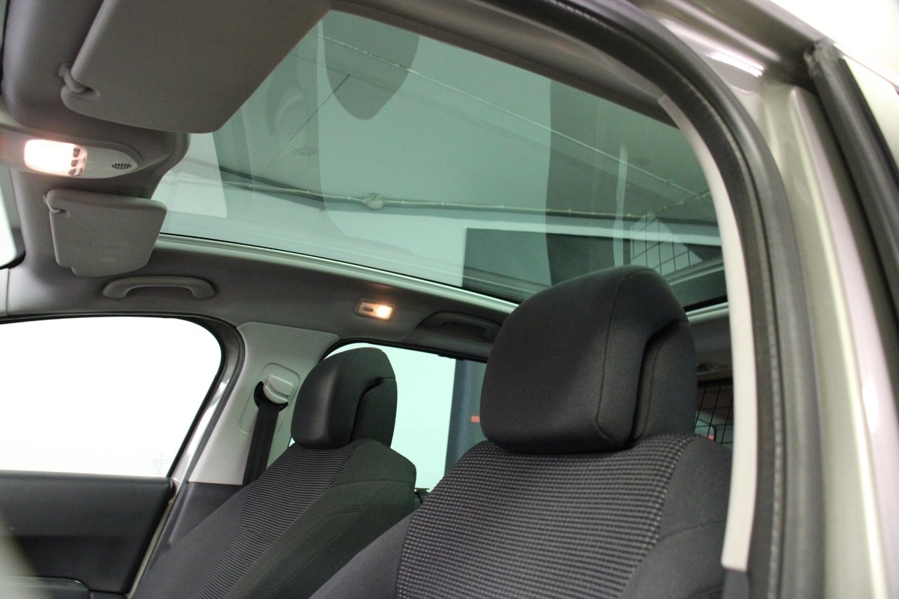 Peugeot 5008 2.0 HDi FAP Allure 2012, bild 7/10