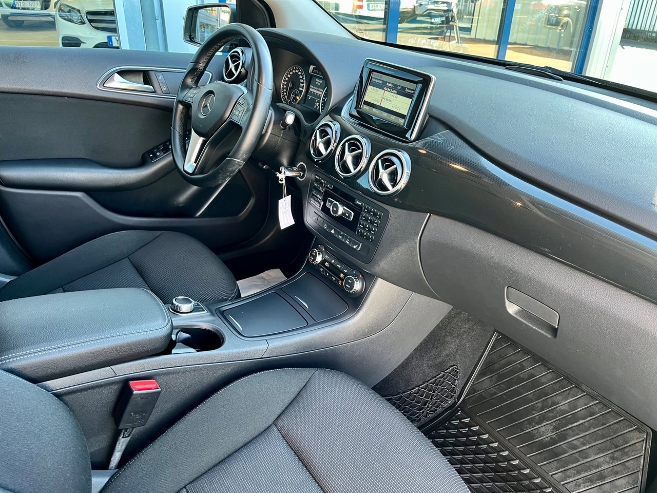 Mercedes-Benz B 2013, photo 6/9