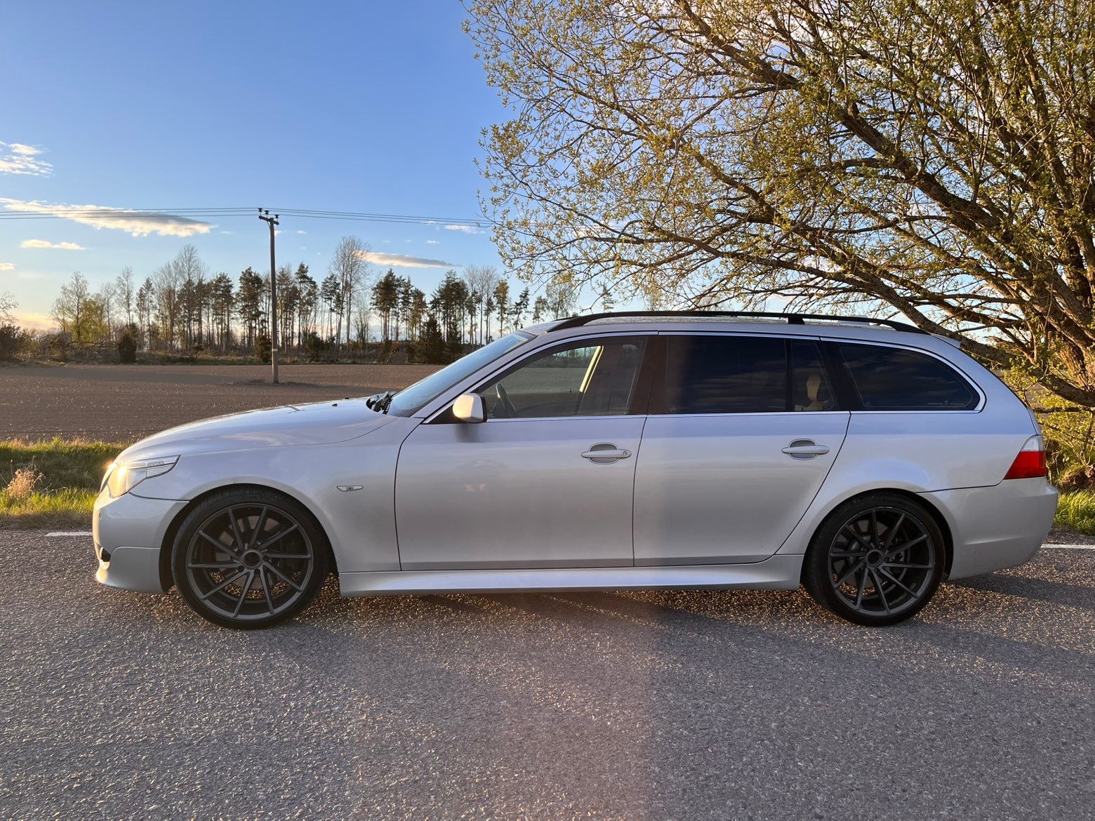 BMW 545 i Touring Automatisk 2004, bild 2/5
