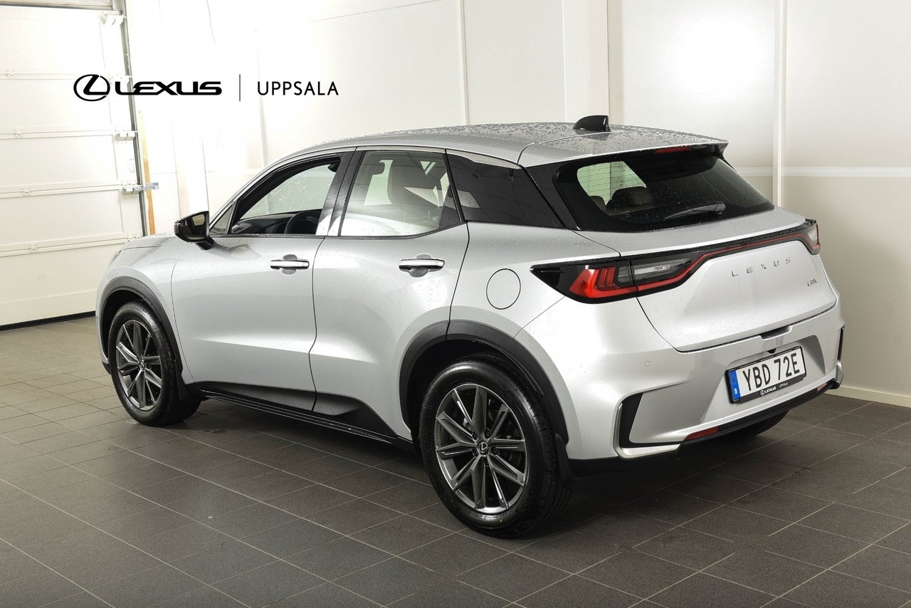 Lexus LBX Elegant 2025, bild 3/10