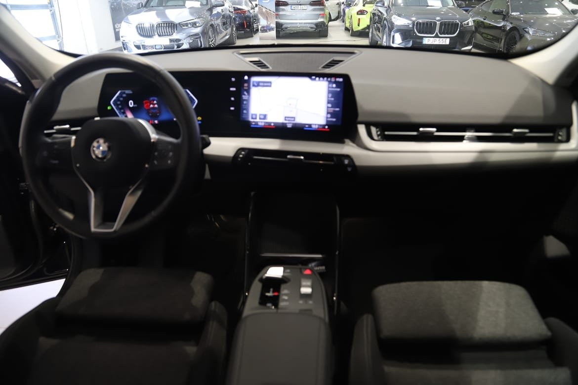 BMW X1 sDrive 18i Dragkrok Sportstolar 2023, kuva 6/10