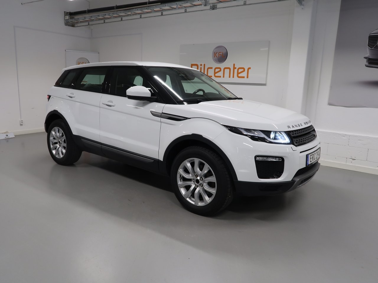Land Rover Range Rover Evoque 2019, photo 4/30