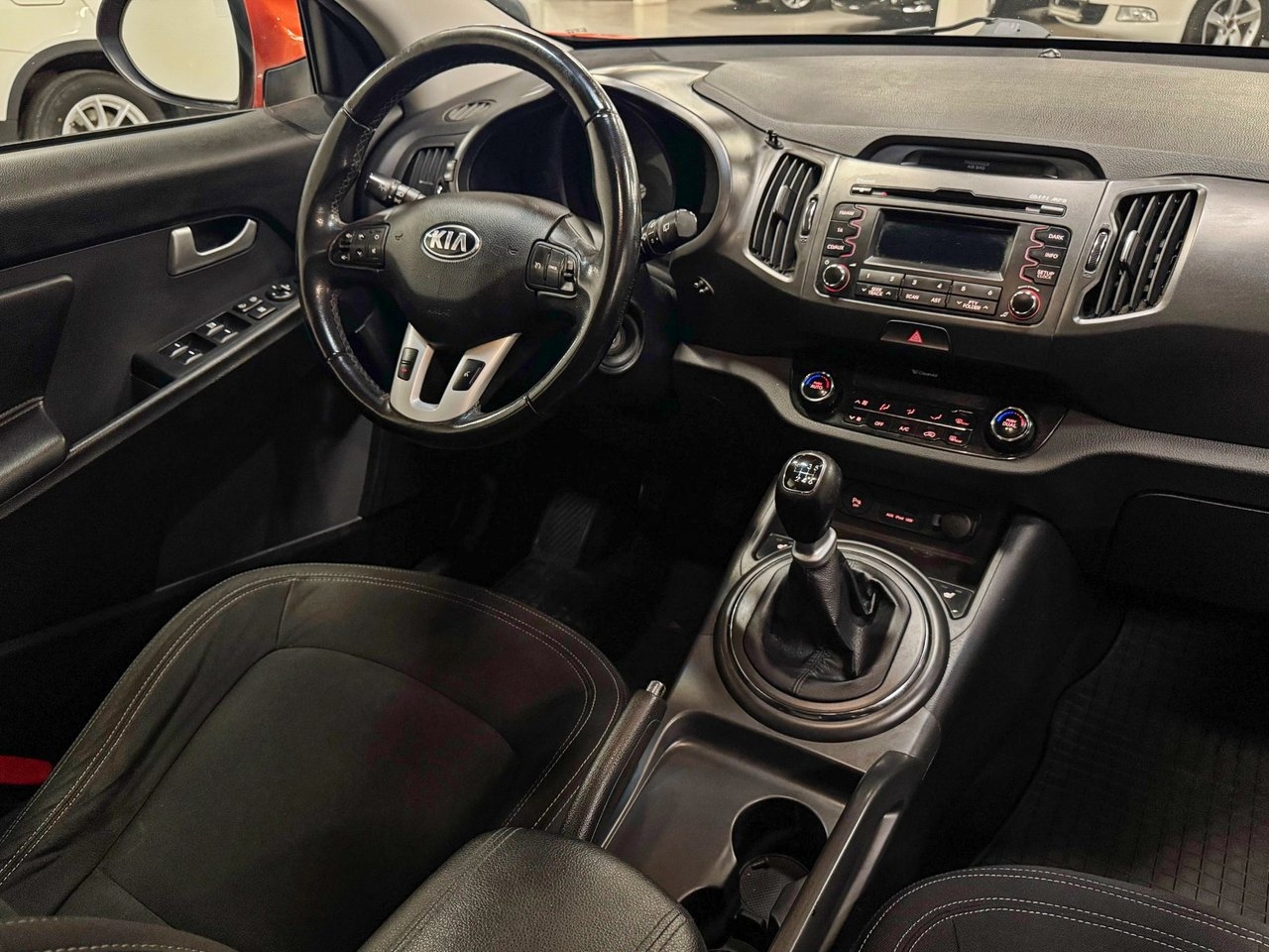 Kia Sportage 1.7 CRDi Manuell 115hk 2013, bild 3/7