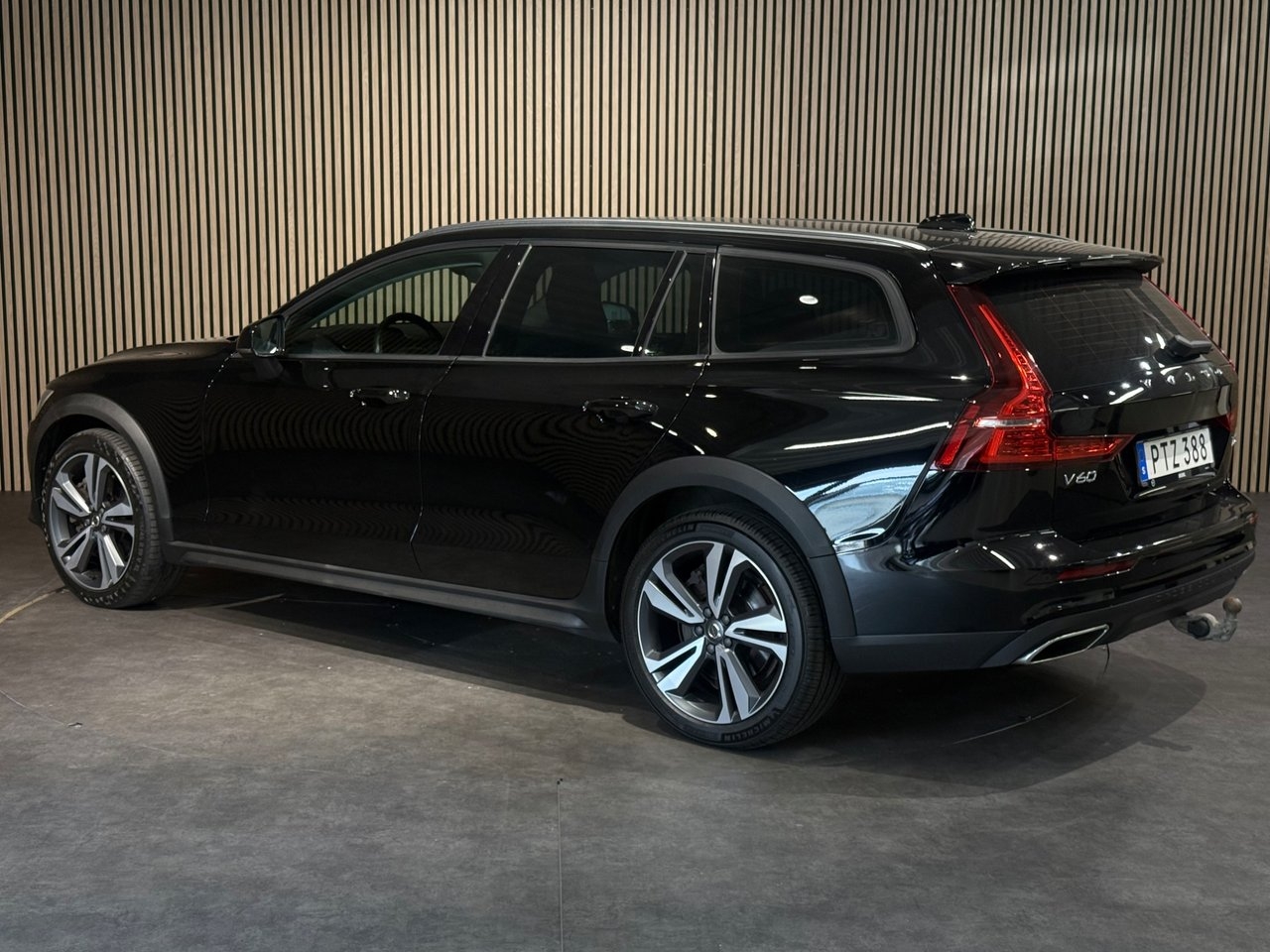 Volvo V60 Cross Country 2019, bild 6/10