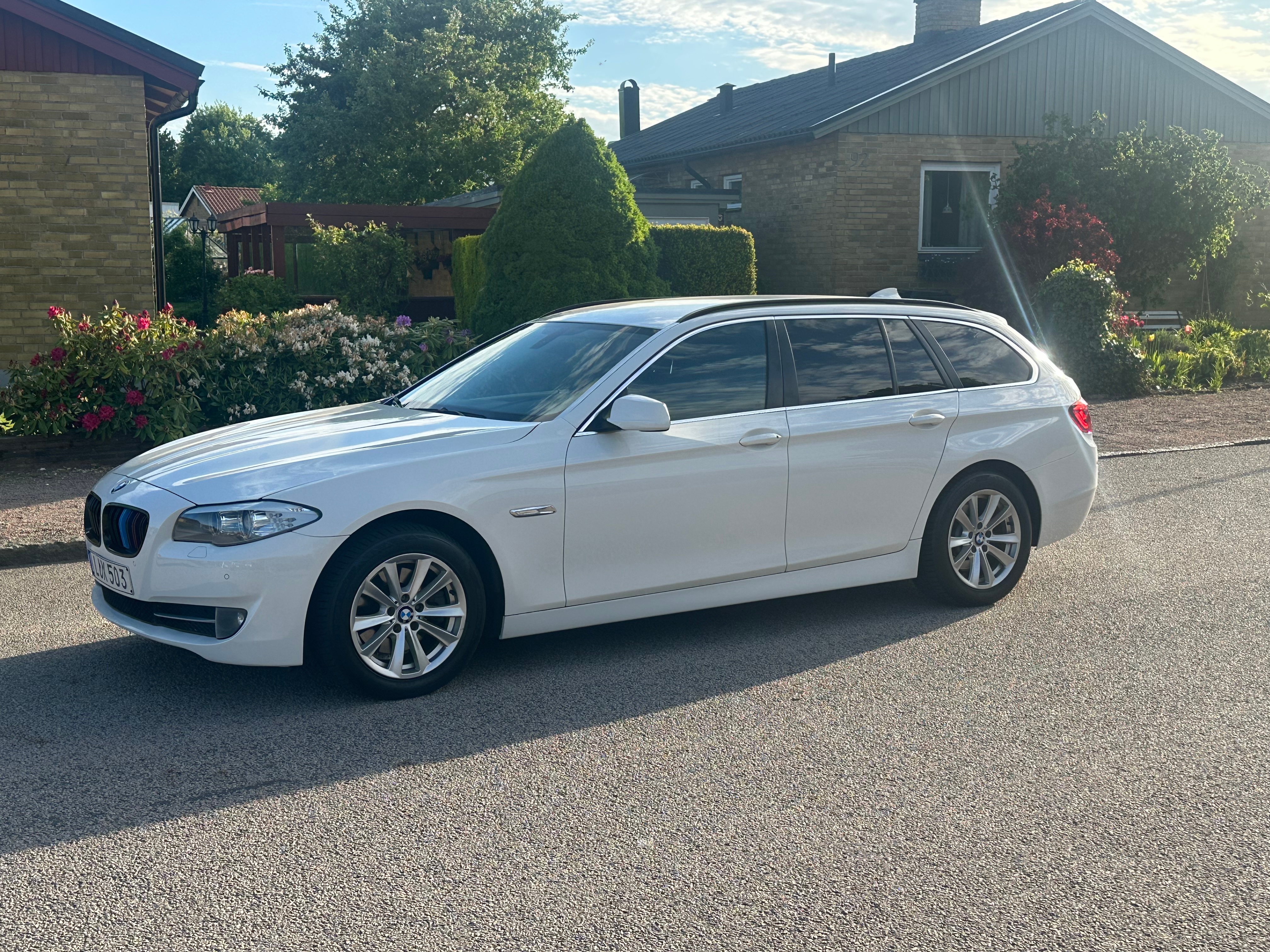 BMW 520 d Touring Steptronic 2012, bild 2/9