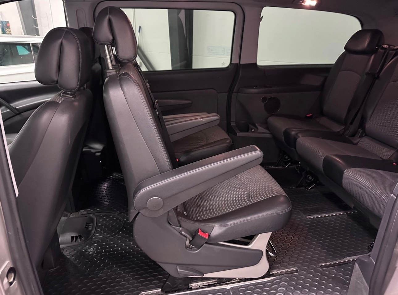 Mercedes-Benz Viano 2013, photo 5/10