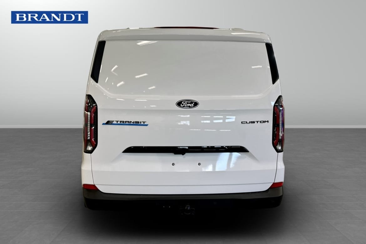 Ford E-Transit 2025, photo 7/11