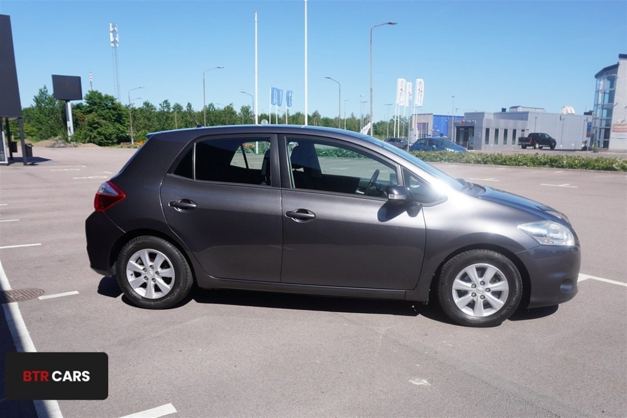Toyota Auris 2012, bild 5/9