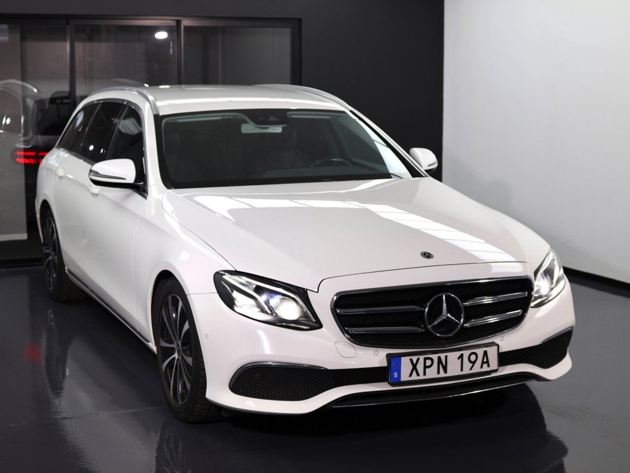 Mercedes-Benz E 2020, bild 4/27