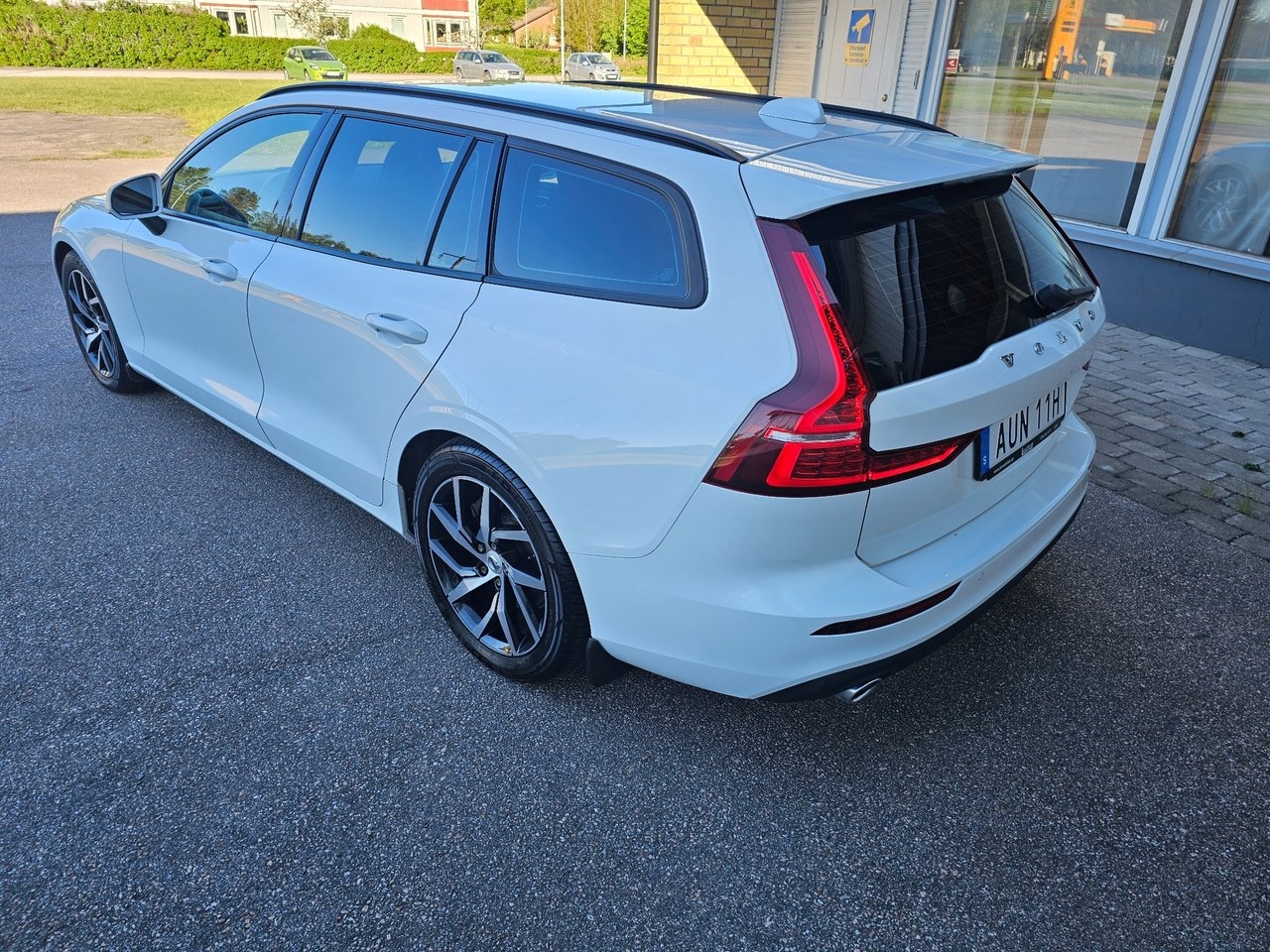 Volvo V60 2020, photo 5/10
