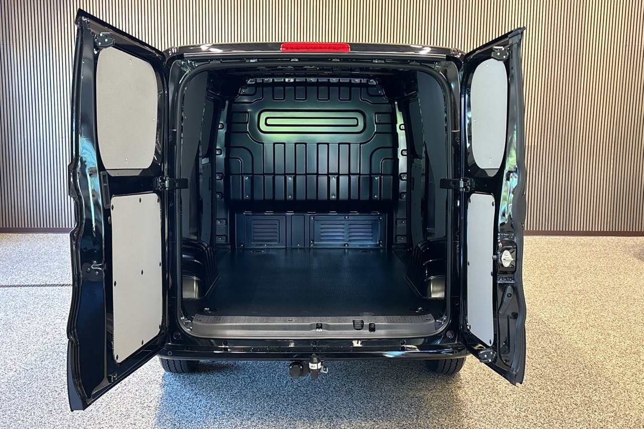Maxus e-Deliver 5 5 64 kWh 2026, kuva 7/10