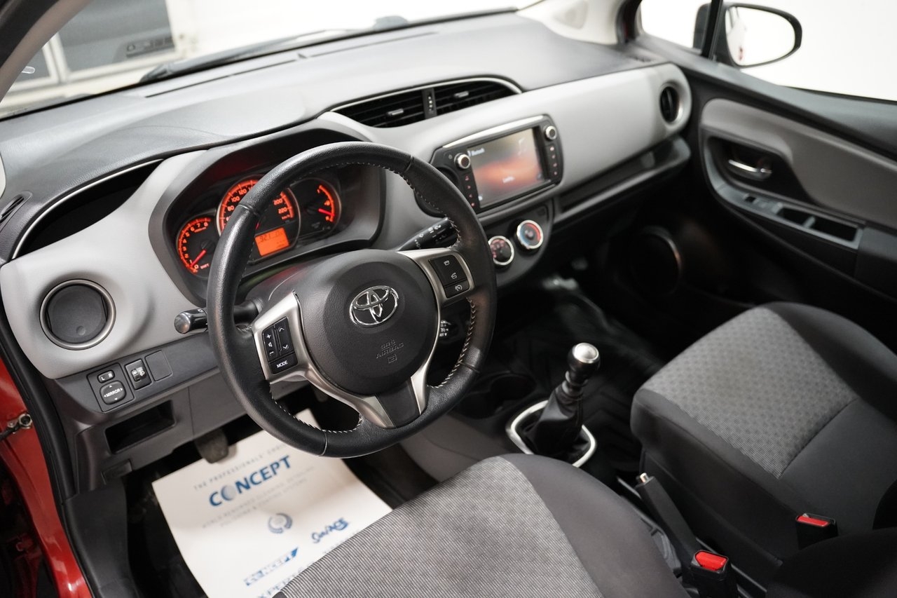 Toyota Yaris 2015, bild 6/19