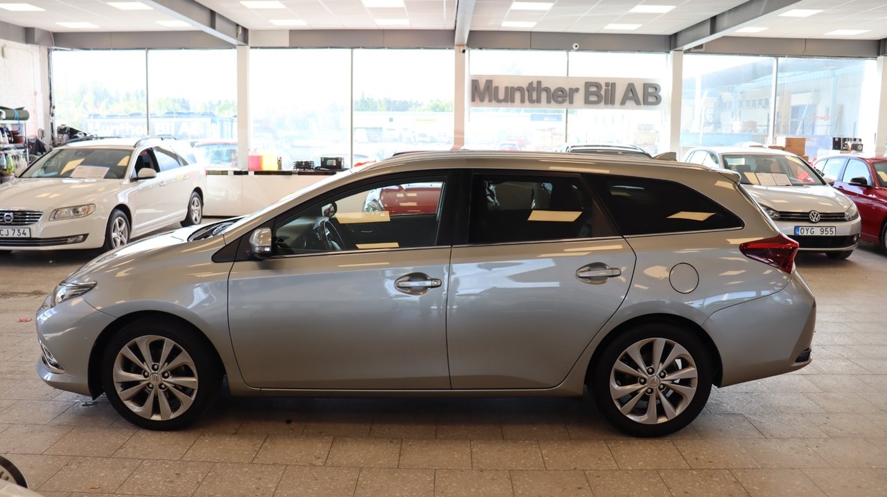 Toyota Auris 2016, bild 3/17