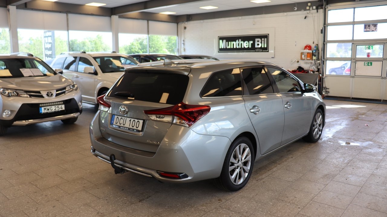 Toyota Auris 2016, bild 5/17