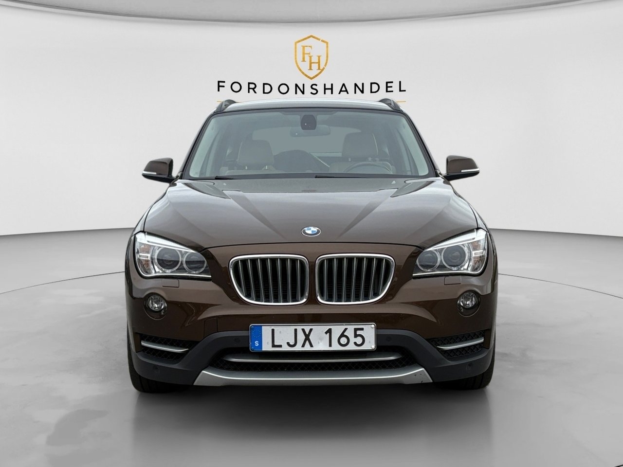 BMW X1 xDrive20d xLine Drag 2014, kuva 2/10