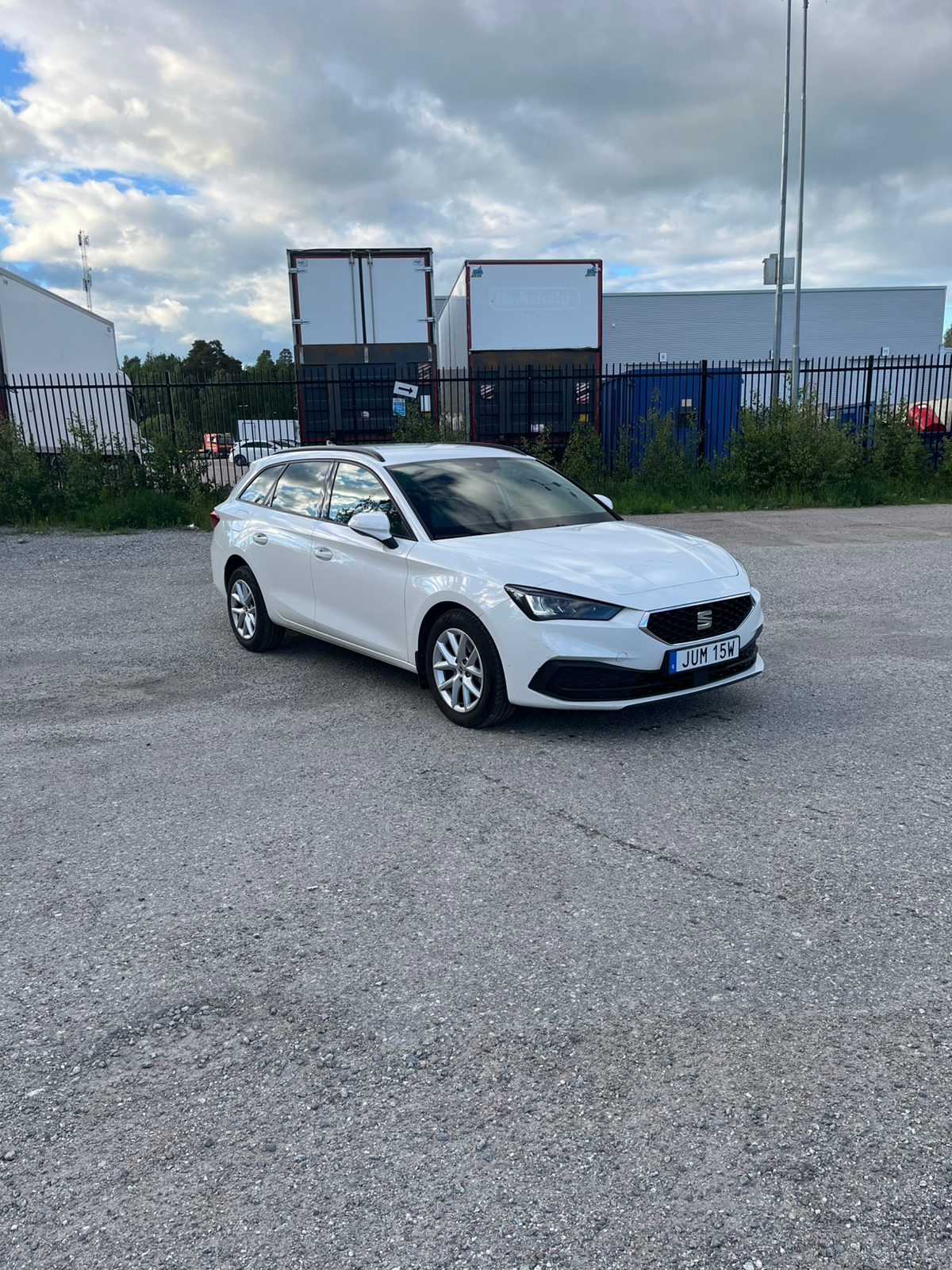 Seat Leon Sportstourer 1.0 TSI 2024, bild 2/10