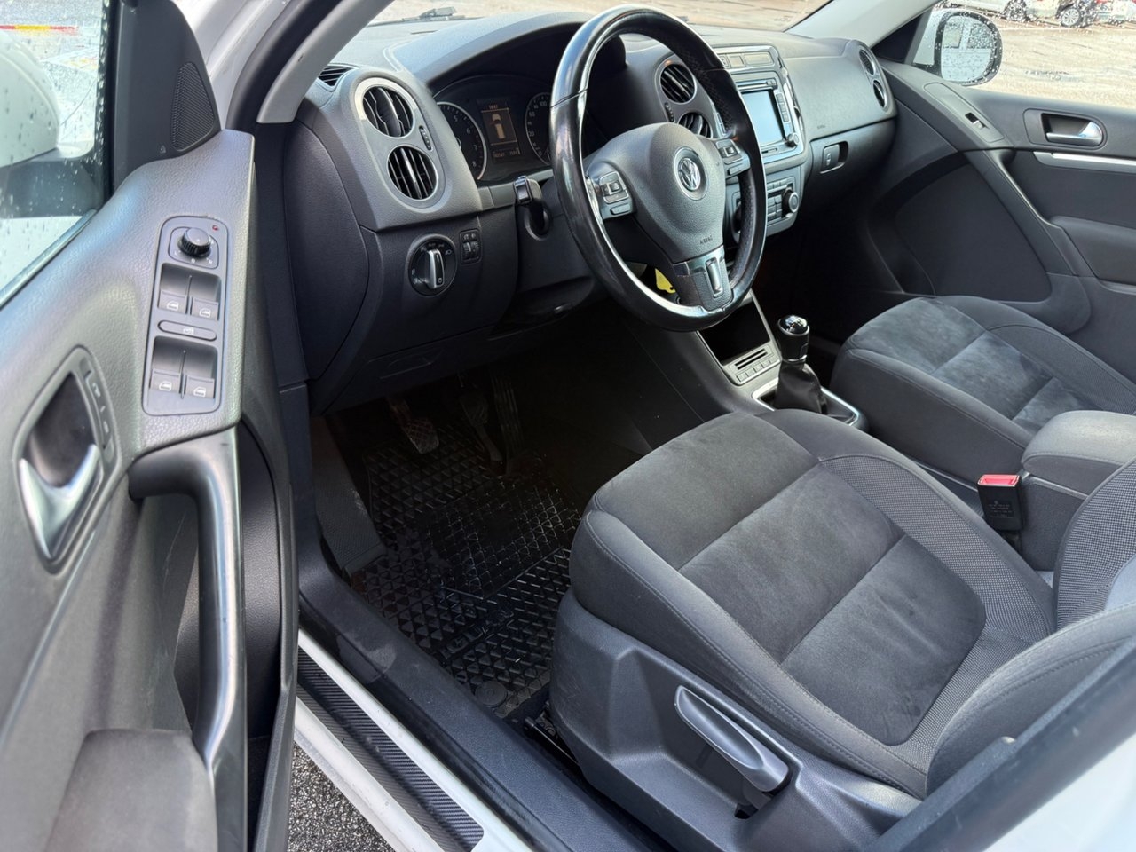 Volkswagen Tiguan 2012, bild 7/10
