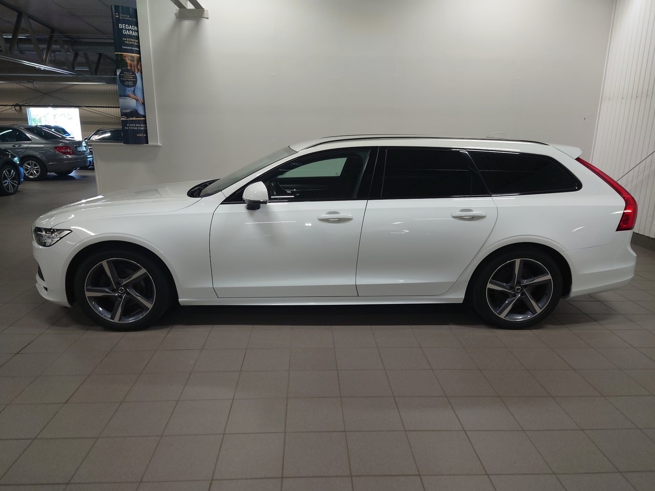 Volvo V90 D3 Geartronic Momentum Edition 2019, bild 3/10