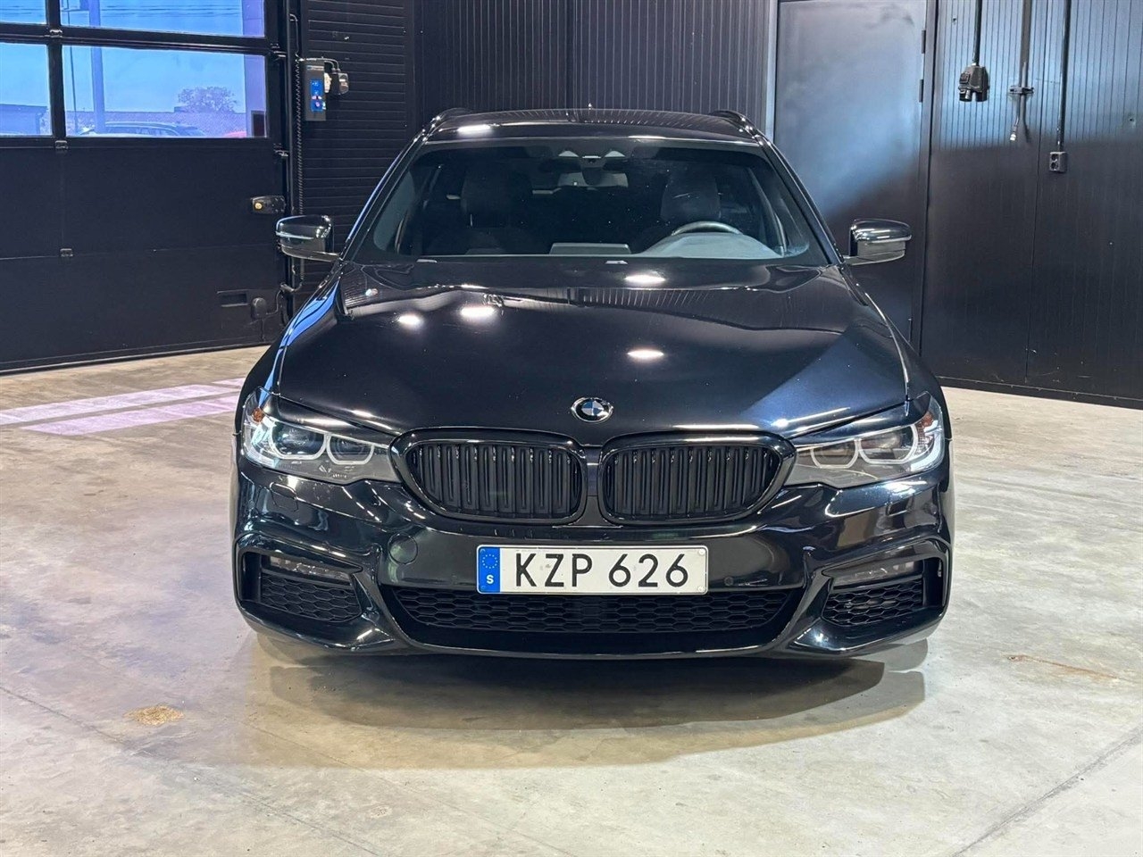 BMW 520 2018, bild 2/10